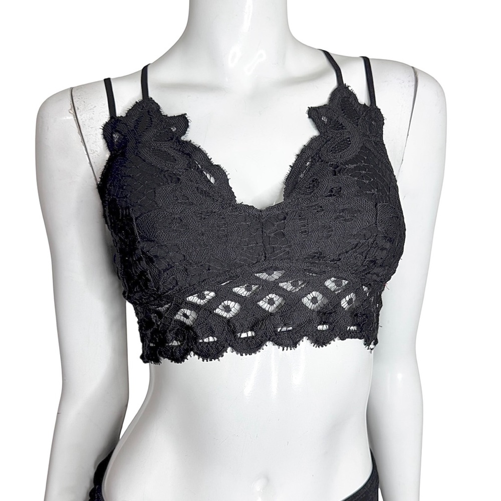 Pookie & Sebastian Black Lace Spaghetti Strap V-Neck Cropped Top